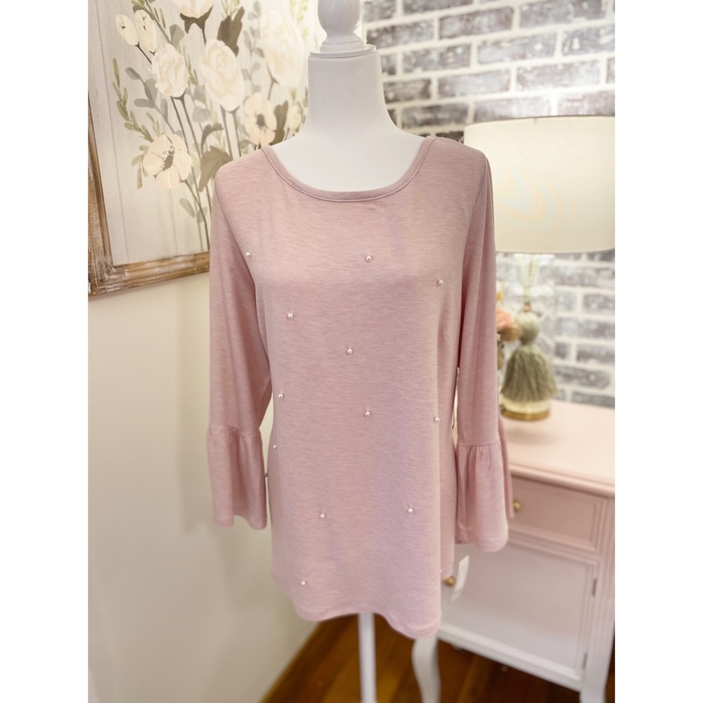 NWOT {Zac & Rachel} Top with pearl accents